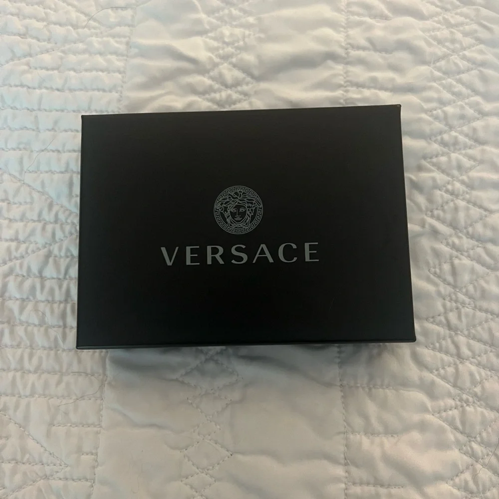 Versace Shiny Gold Card Holder - Picture 2 of 9